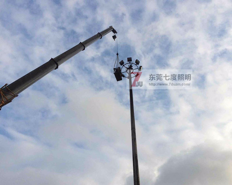 東莞七度照明LED高桿燈安裝現場圖片