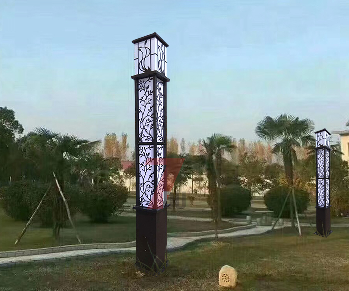 (QDJGDZ-014)廣場方形鏤空景觀燈柱公園安裝效果實拍