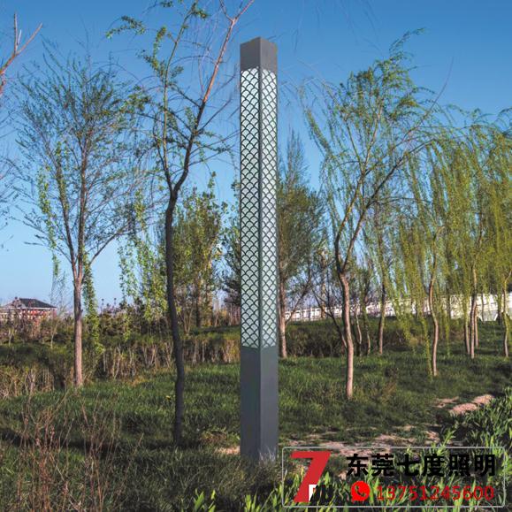 公園現代簡約LED景觀燈柱安裝效果圖片